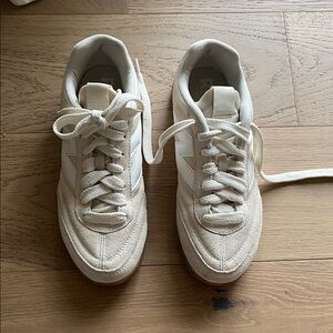 New Balance RC42 Off-White Suede Sneakers. Size 8.5 women’s.